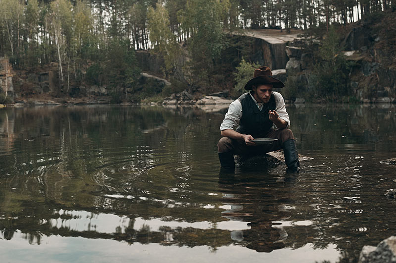 old timer panning for gold